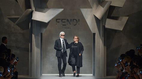 dueño de fendi|Historia de Fendi.